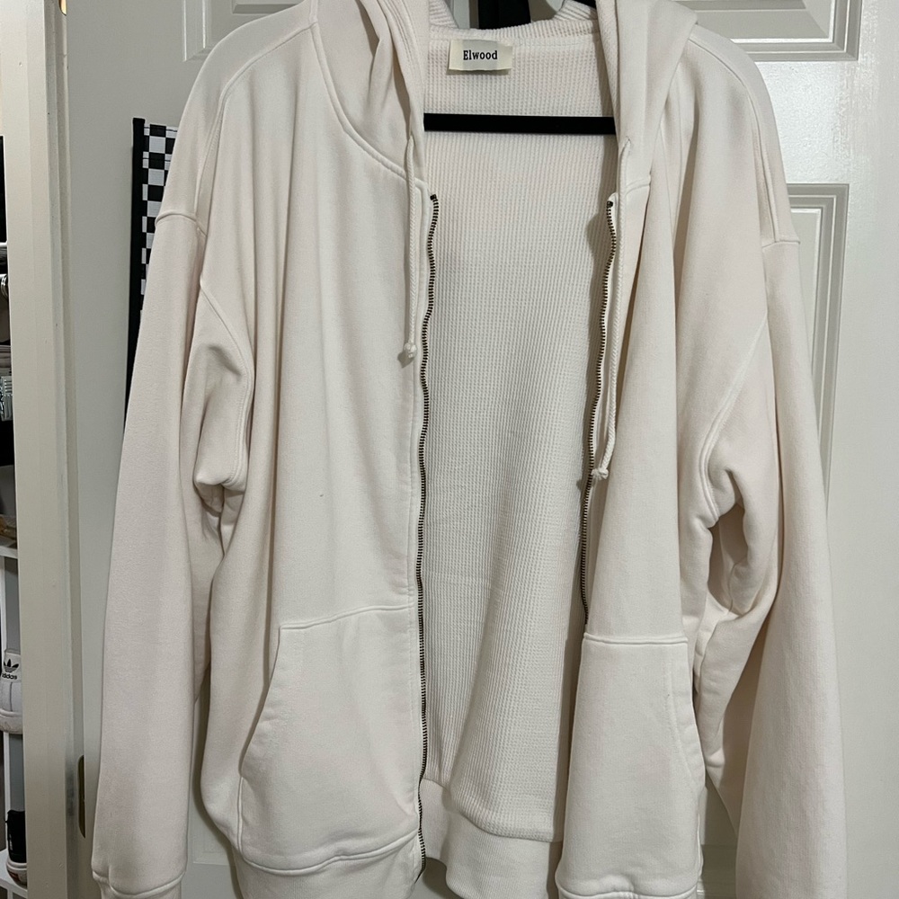 Elwood clothing cream Set